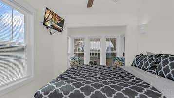 1 habitación, escritorio, tabla de planchar con plancha y wifi