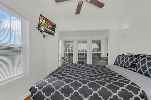 1 habitación, escritorio, tabla de planchar con plancha y wifi 