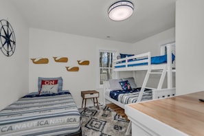 2 bedrooms, desk, iron/ironing board, free WiFi