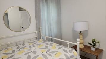 2 bedrooms, travel crib, free WiFi, bed sheets