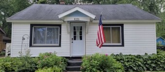 Pokagon Cozy Lakeview Cottage