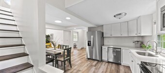 Little Paw Paw Lake House with Hot Tub