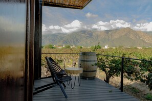 Premium bedding, down comforters, minibar, in-room safe - El Porvenir Wine Lodge (Cafayate)