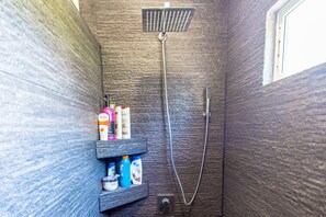Shower, towels, toilet paper - Modern Double Shipping Container With Beautiful Pool & Close To The Beach! (Sámara)