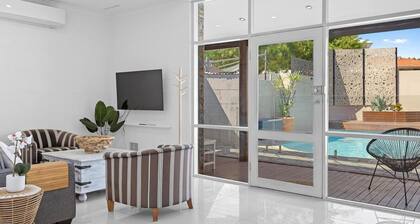 Maylands Coastal Vibe by Home2BnB