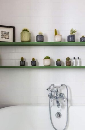 Towels, toilet paper - Comme une Maison au Coeur des Batignolles (Paris)