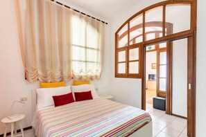 1 quarto, ferros/tábuas de passar roupa, Wi-Fi, roupa de cama