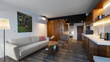 Apartment, Garden View, Ground Floor | Private kitchen | Mini-fridge, microwave, stovetop, dishwasher