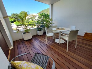Apartment, Mountain View | Terrace/patio - Clos de la Rivière (Saint-Denis)