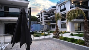 Unclassified image, 3 of 50, button - Flower City Suits (Yalova)