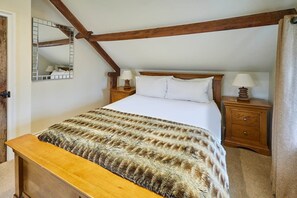 3 bedrooms, iron/ironing board, bed sheets - Host & Stay | Colcott Cottage (Fylingthorpe)