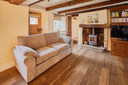 Host & Stay | Colcott Cottage