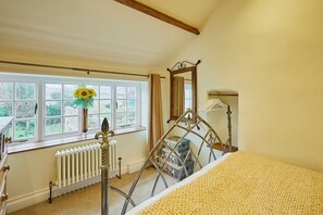 3 bedrooms, iron/ironing board, bed sheets - Host & Stay | Colcott Cottage (Fylingthorpe)