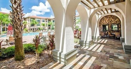 Radiant Condo 3 Bedroom Condo by RedAwning