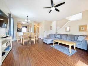 Casa adosada, 4 habitaciones | Zona de estar