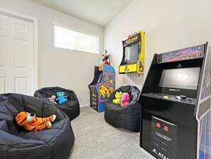 House, 6 Bedrooms | Interior