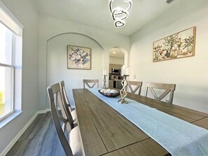 House, 4 Bedrooms | Dining