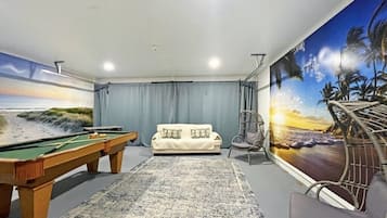 Casa, 5 habitaciones | Sala de juegos