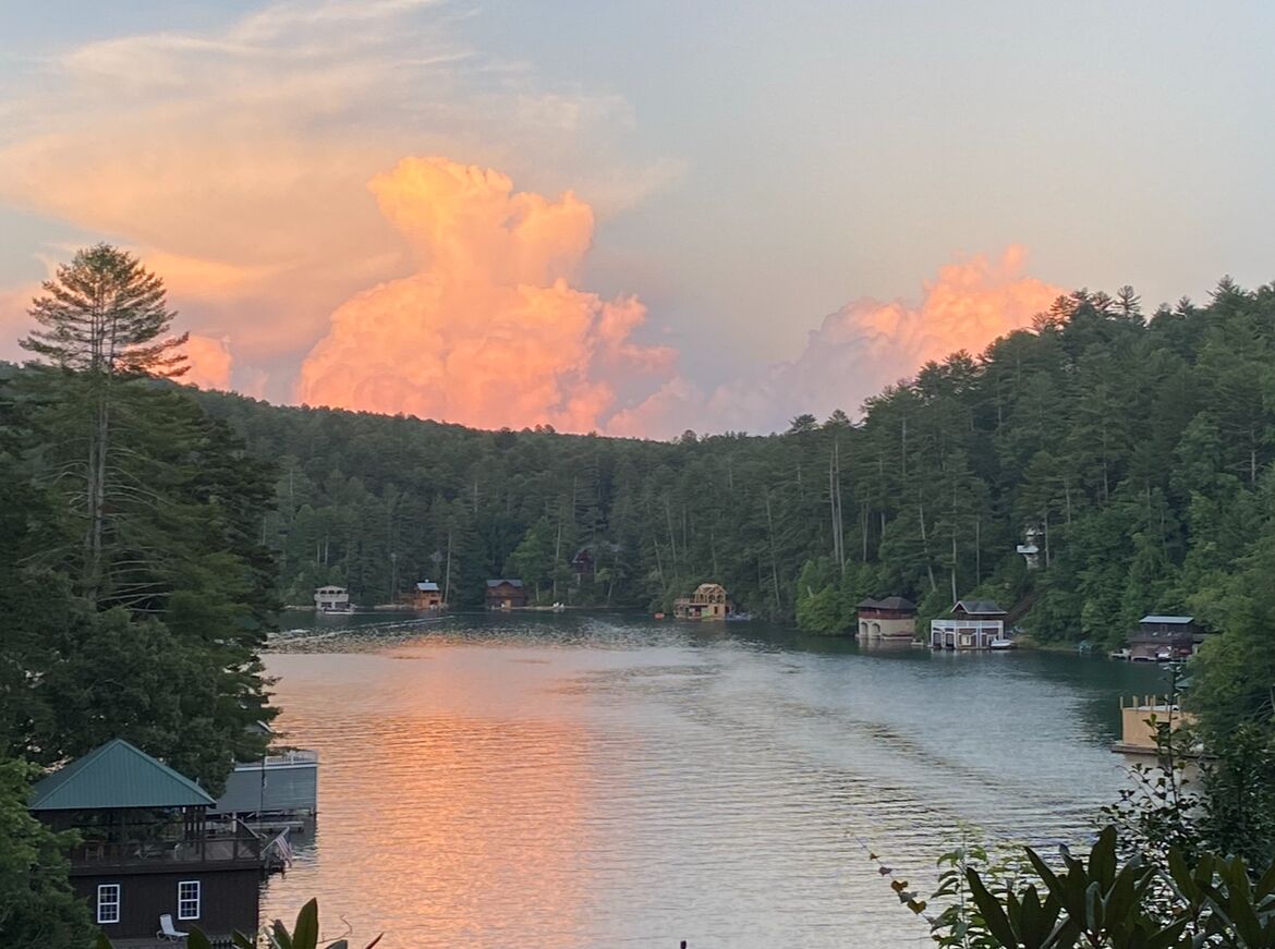 Luxury Lake Rabun Cabin - restored lakefront w/ stunning views fr/every room!