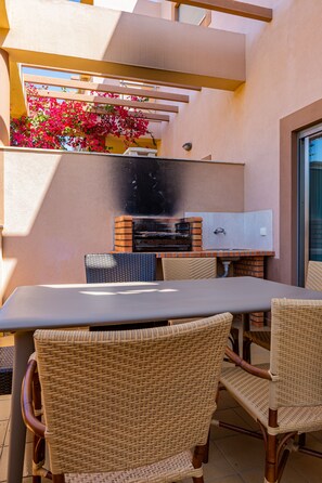 Outdoor dining - Casa Colina I (Albufeira)