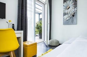 Habitación doble superior | Caja de seguridad en la habitación y escritorio 