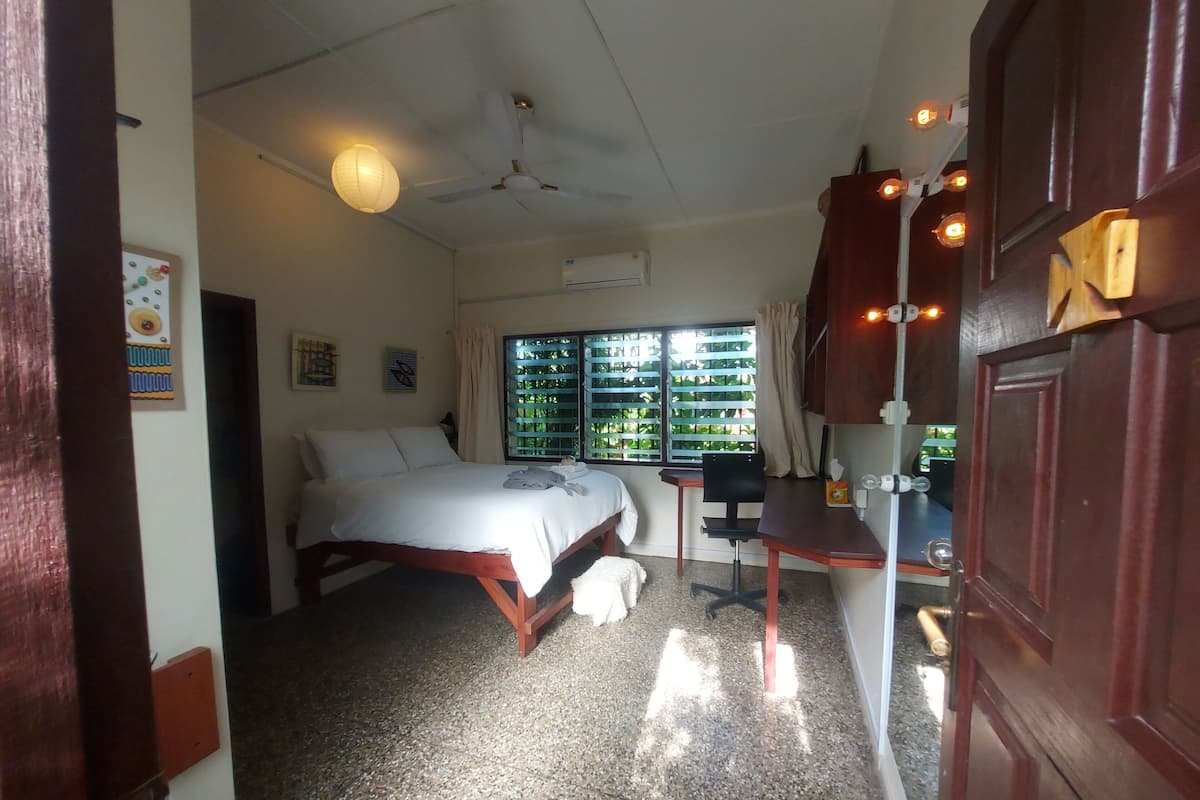 Suite, Garden View