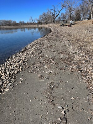 On the beach - Skeet's Retreat: Lake Herman's Hidden Gem of Adventure and Relaxation! Sleeps 8 (Madison)