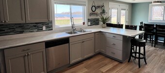Skeet's Retreat: Lake Herman's Hidden Gem of Adventure and Relaxation! Sleeps 8