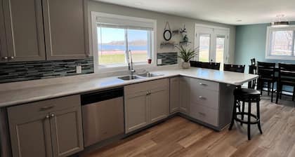 Skeet's Retreat: Lake Herman's Hidden Gem of Adventure and Relaxation! Sleeps 8