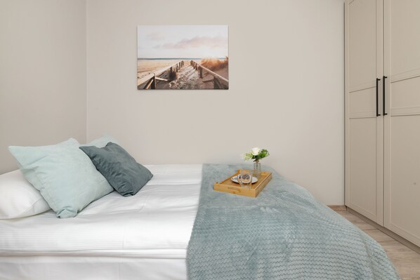 Apartment, 1 Schlafzimmer, Balkon, Meerseite | 1 Schlafzimmer, individuell dekoriert, individuell eingerichtet