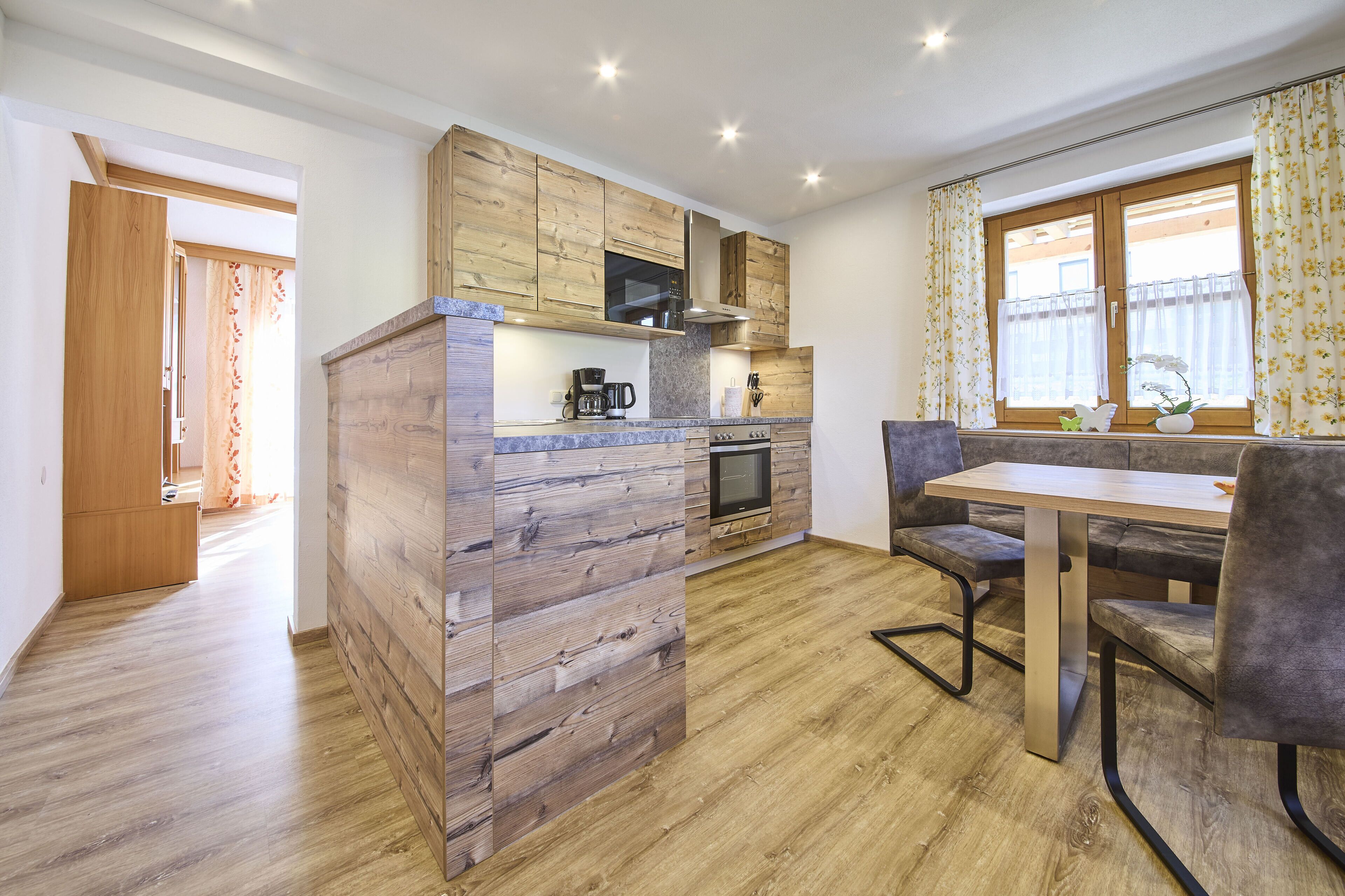 Comfort-Apartment, Bergblick (incl. Cleaning Fee) | Eigene Küche | Großer Kühlschrank, Mikrowelle, Ofen, Herdplatte