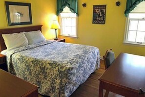 2 bedrooms, free WiFi, bed sheets - House #134 cozy 4 bedroom family house with great views. (Huron)