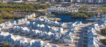 *Special* *New Summer Salt* Sleeps 18 4 bed + loft 4.5 bath home Orange Beach