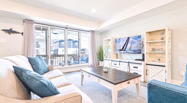 Smart TV - Beach House 150ft to the beach, Peloton, 10 mins to AC, (Brigantine)