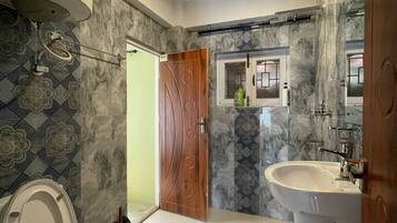 Dusch, hÄrtork, handdukar och tvÄl