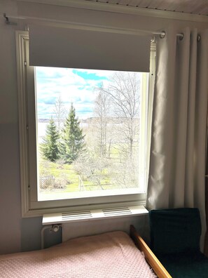 5 bedrooms, WiFi, bed sheets - Your lakeside hideaway (Jämijärvi)