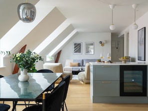 Living room - Leaves 6 - 2 Bdr Apt With Shared Roof Terrace (Copenhagen)