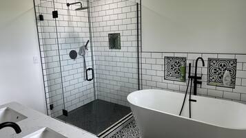 Dusche, Handtücher, Seife, Shampoo