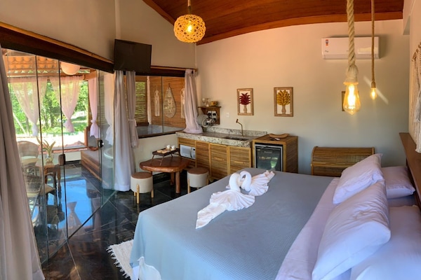 Honeymoon Studio Suite | Private spa tub