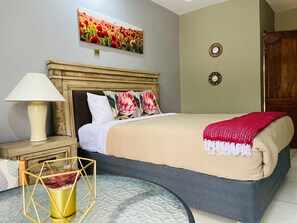 1 bedroom, individually decorated, desk, laptop workspace - Sterling Boutique Lodge (Harare)