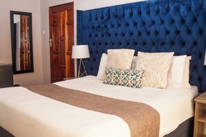 Standard Room, Balcony, Garden View | 1 bedroom, individually decorated, desk, laptop workspace - Sterling Boutique Lodge (Harare)