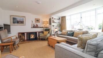 Cottage | Living area