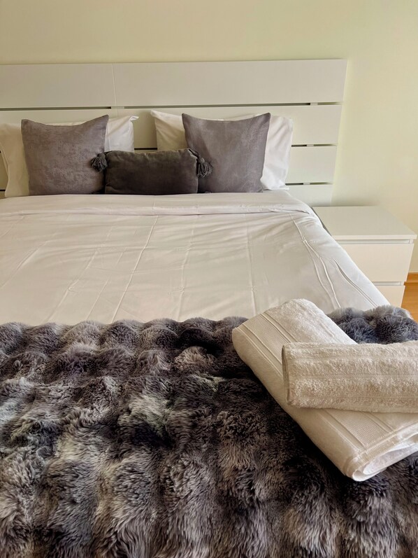 3 bedrooms, iron/ironing board, free WiFi, bed sheets