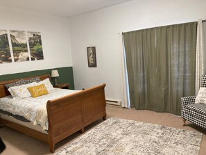 2 bedrooms, in-room safe, bed sheets