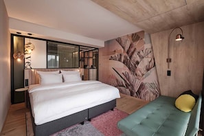 Phòng tiện nghi đơn giản | Bộ đồ giường kháng dị ứng, minibar, két bảo mật tại phòng