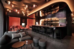 Bar (trong khuôn viên)