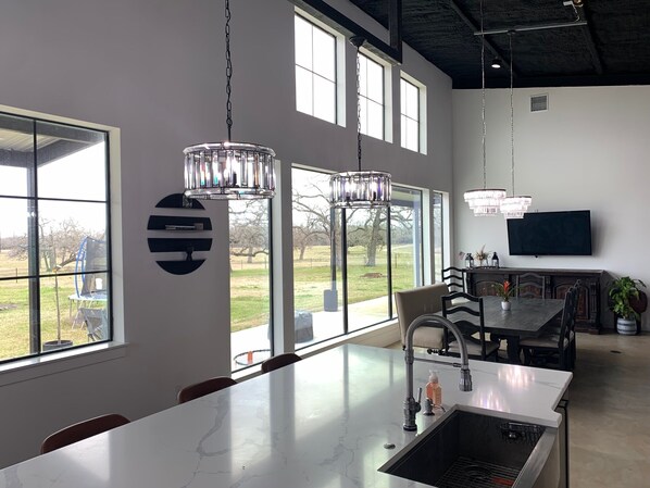 Dining - Kyle Field is easily accessible! Modern home with pool/hot tub & amazing views! (Somerville)