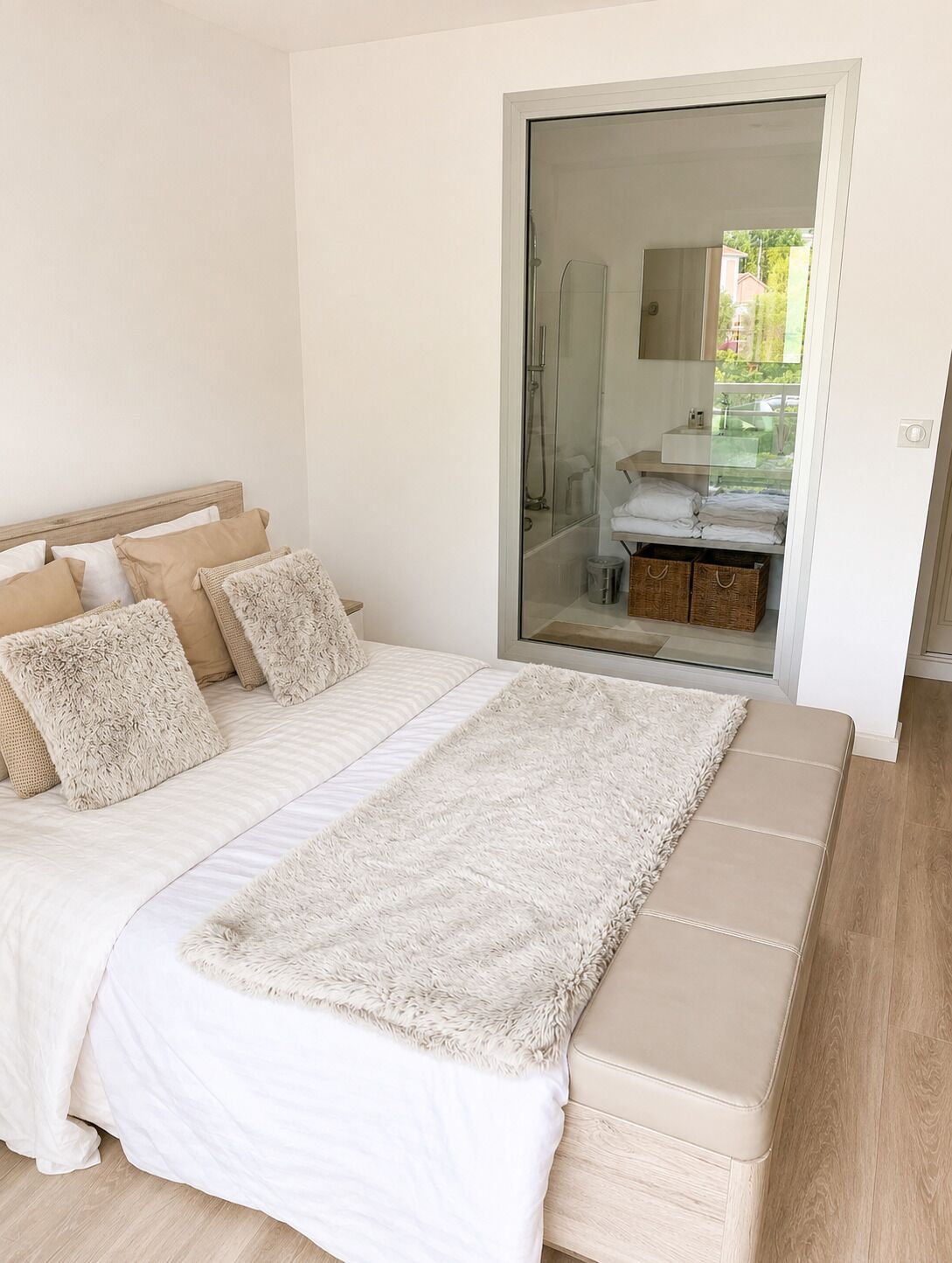 1 chambre, coffres-forts dans les chambres, bureau