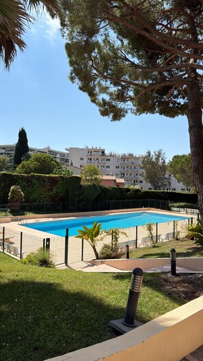 Outdoor pool - Cosy Apartment Cannes (Le Cannet)