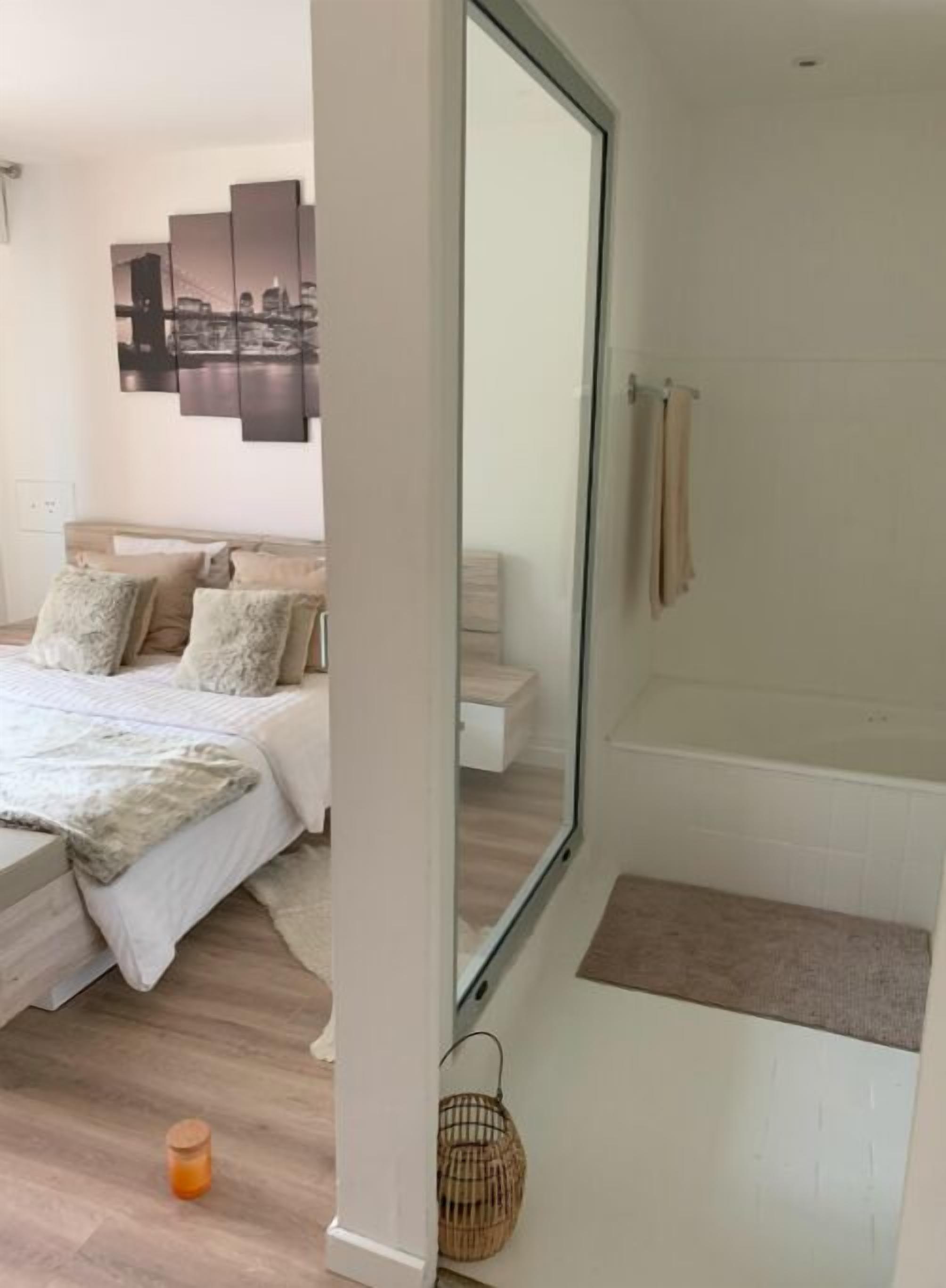 1 bedroom, in-room safe, desk, iron/ironing board